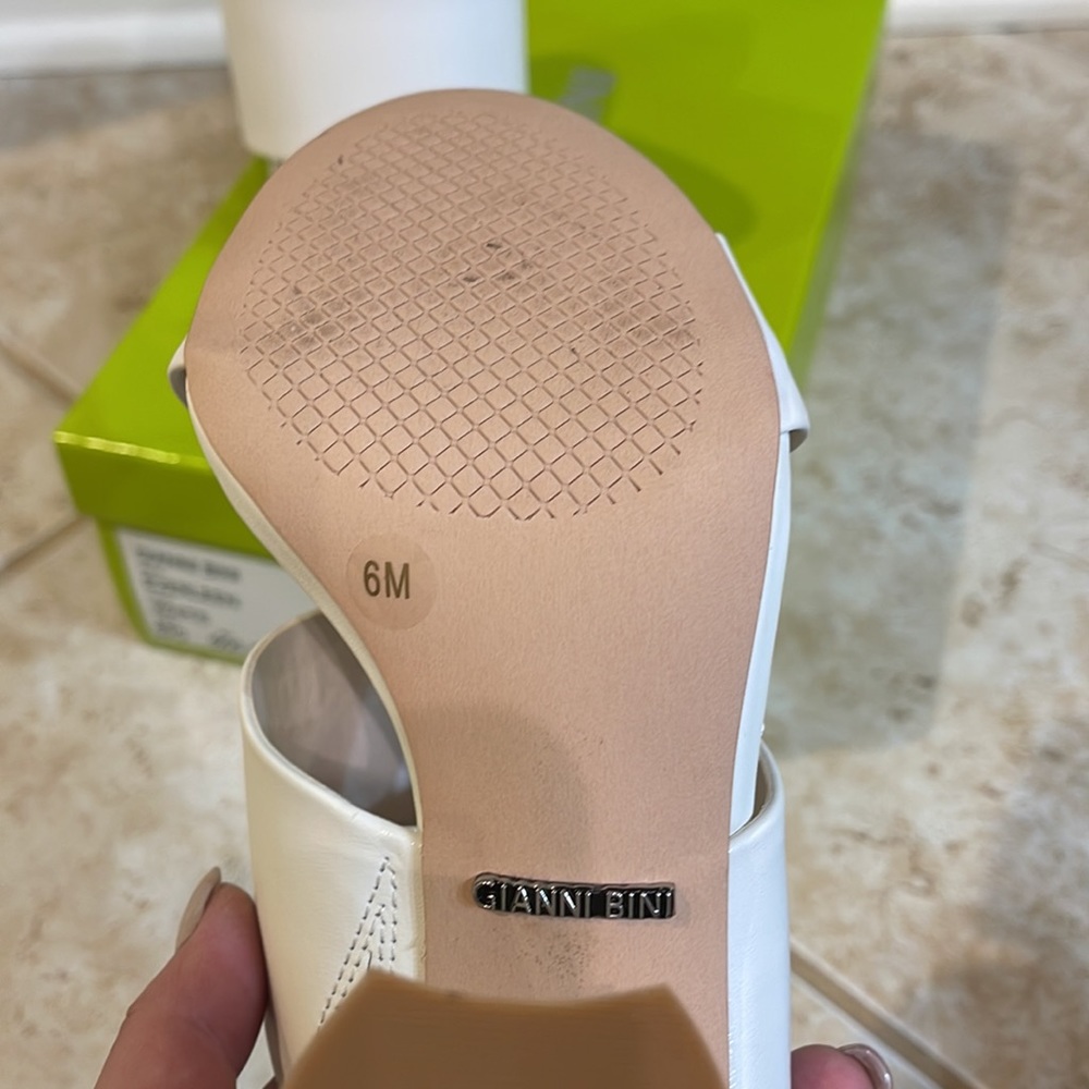 Gianni Bini white leather heeled slides - Picture 3 of 6